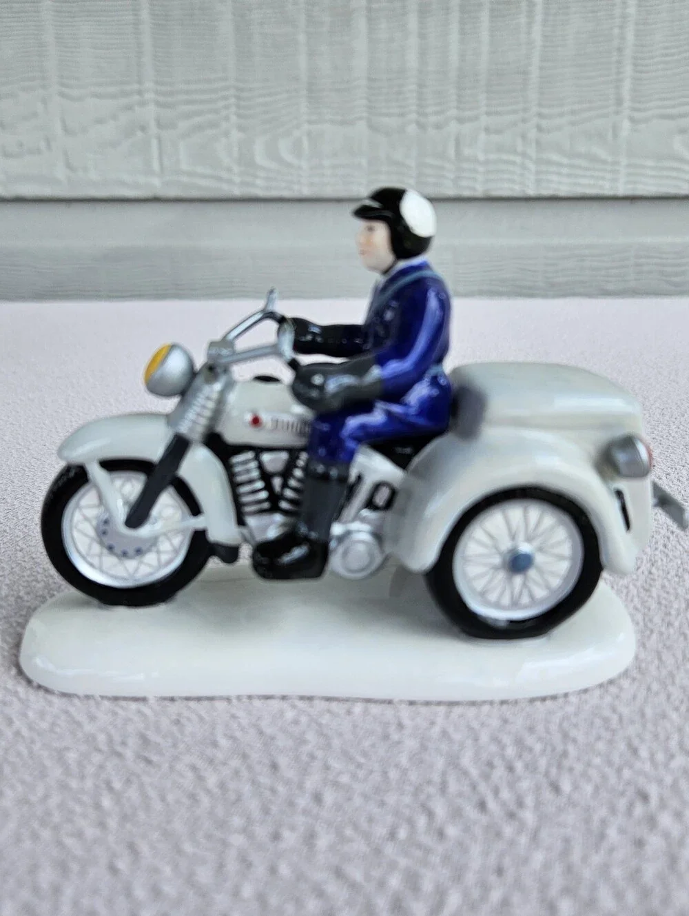 Department 56 Harley Davidson Patrolling The Road 54971 Snow Village Motorcycle